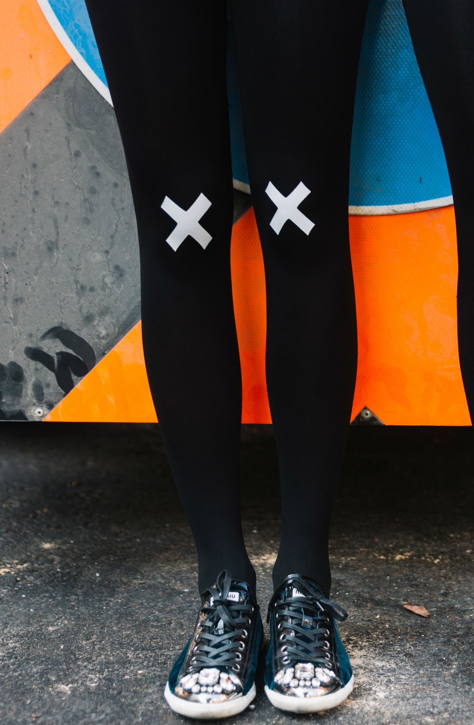 Zohara “Kiss And Tell” Light Grey Print Tights